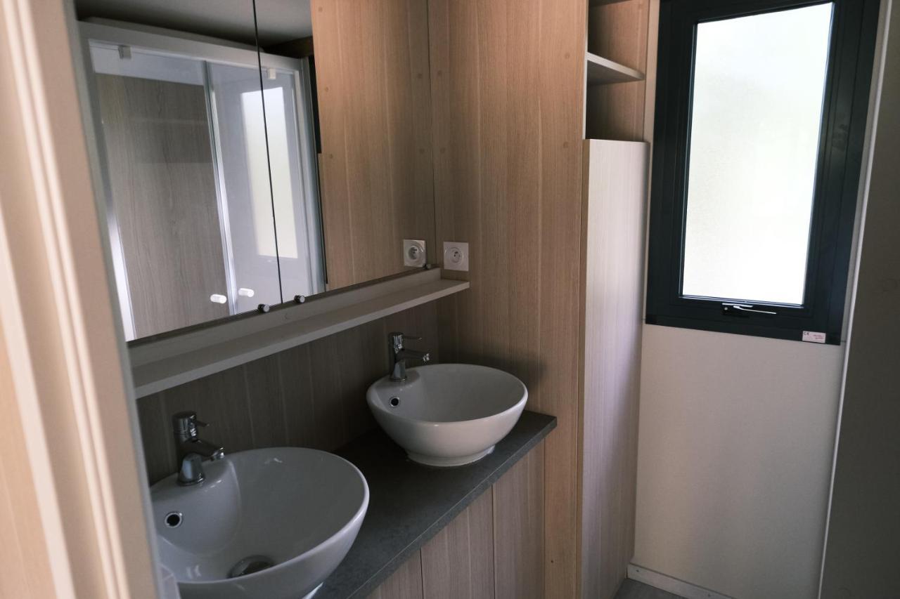 Lodge Avec Spa Privatif - Foret Et Lac Liginiac Bagian luar foto