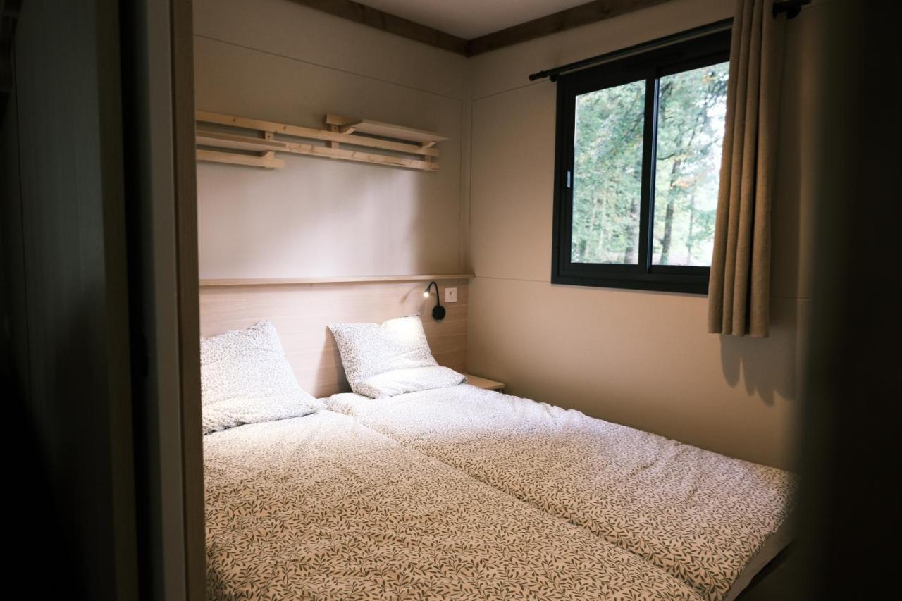 Lodge Avec Spa Privatif - Foret Et Lac Liginiac Bagian luar foto