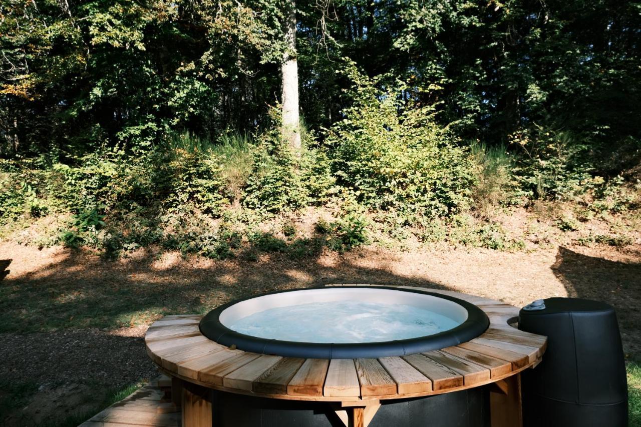 Lodge Avec Spa Privatif - Foret Et Lac Liginiac Bagian luar foto