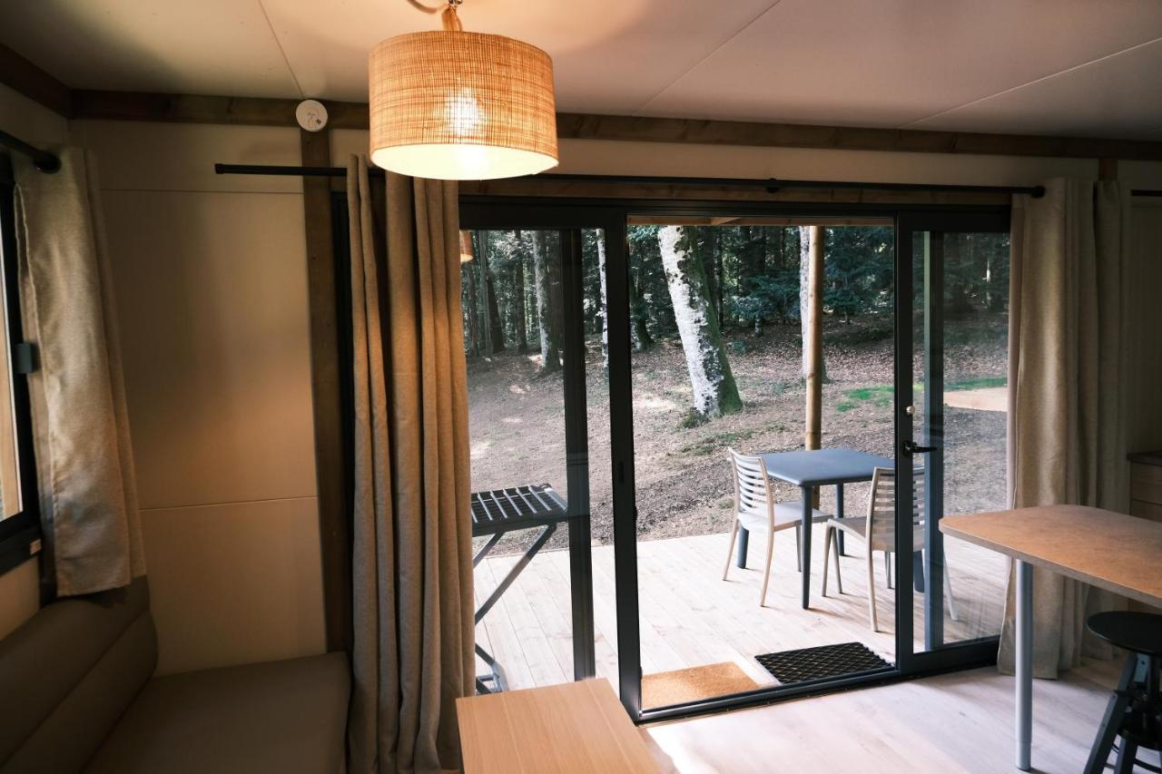 Lodge Avec Spa Privatif - Foret Et Lac Liginiac Bagian luar foto