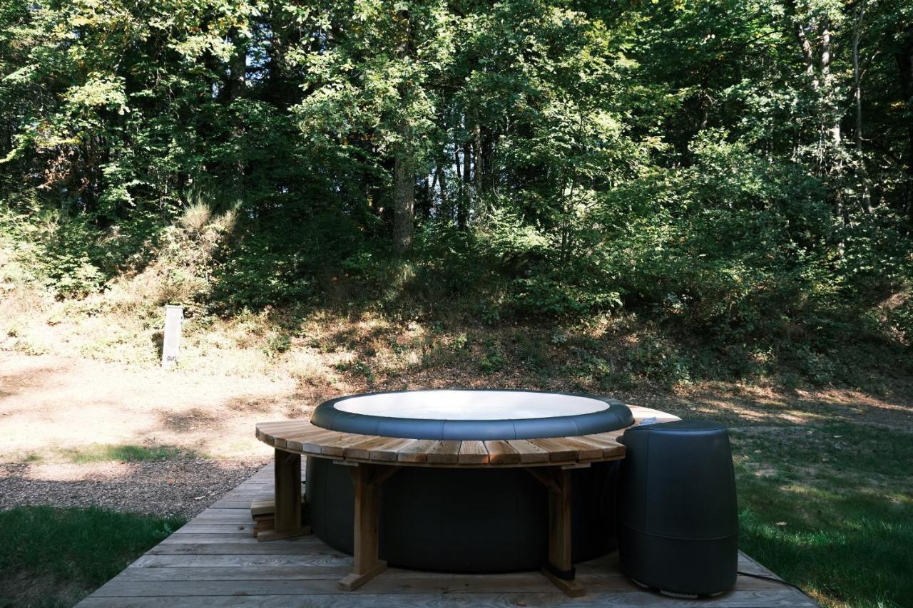 Lodge Avec Spa Privatif - Foret Et Lac Liginiac Bagian luar foto