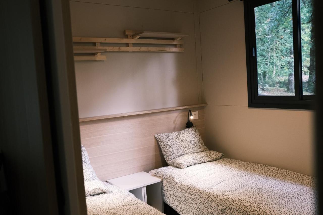 Lodge Avec Spa Privatif - Foret Et Lac Liginiac Bagian luar foto