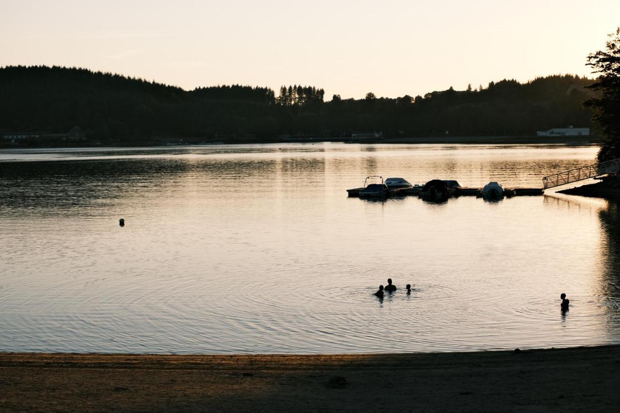 Lodge Avec Spa Privatif - Foret Et Lac Liginiac Bagian luar foto